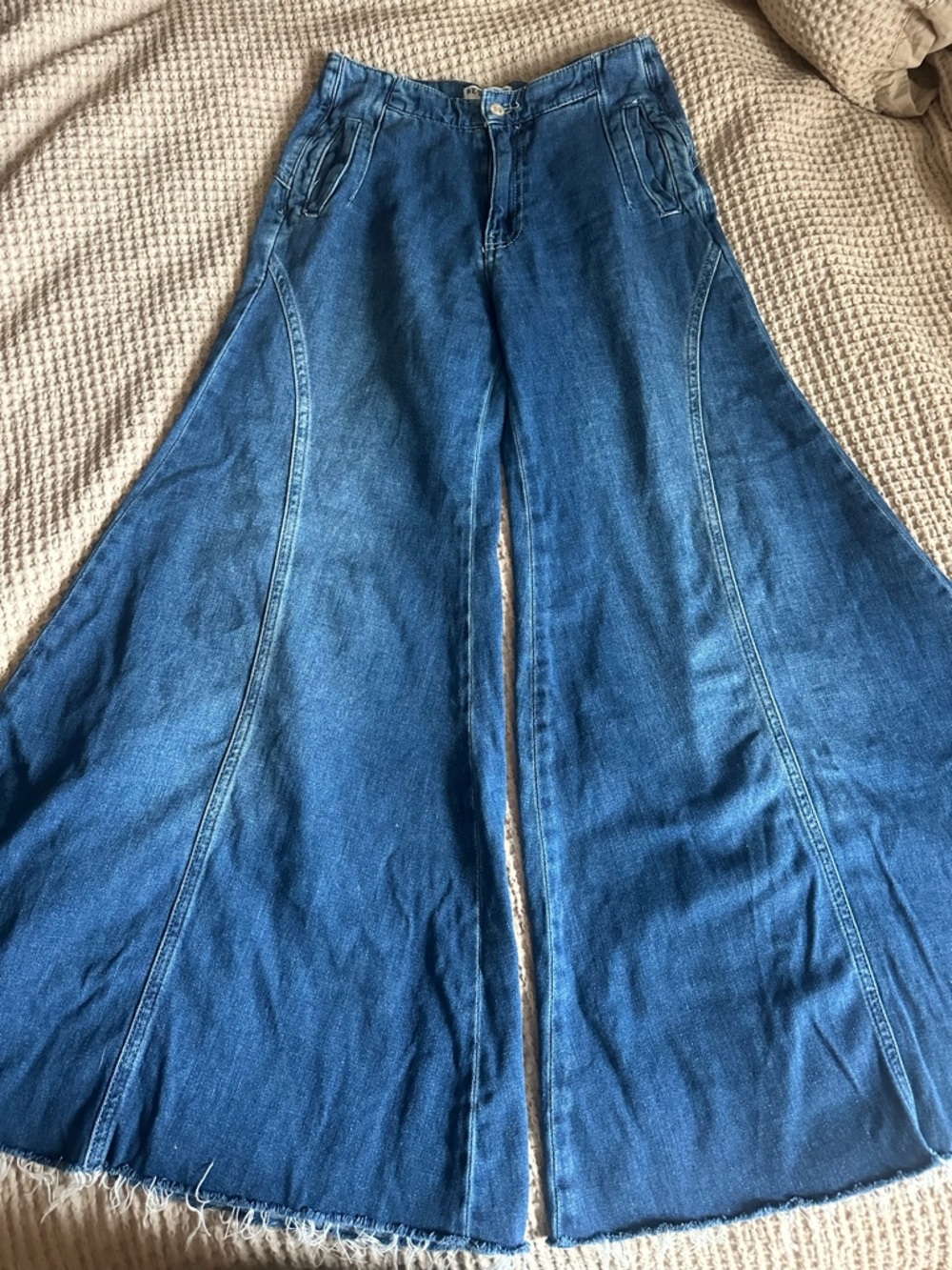 We The Free Chase The Sun Extreme Wide-Leg Jean - Dark Blue - Picture 3 of 4